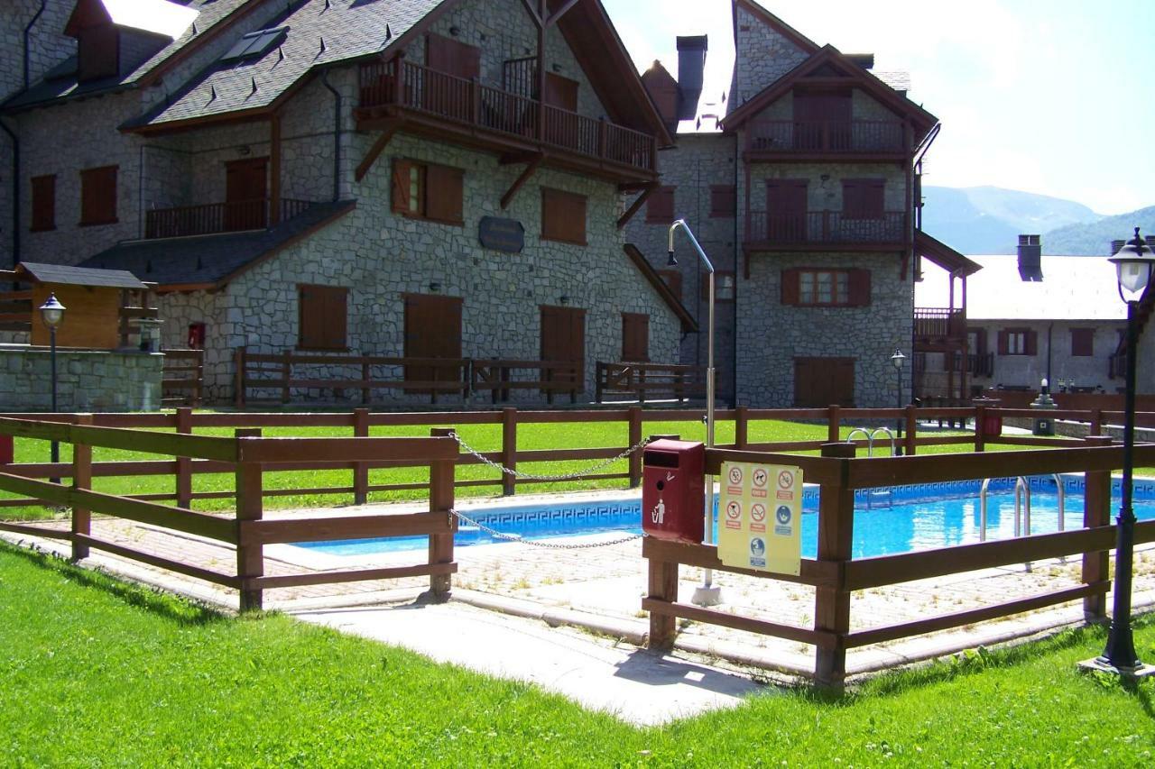 Apartamentos Nevados 24610 贝纳斯克 外观 照片